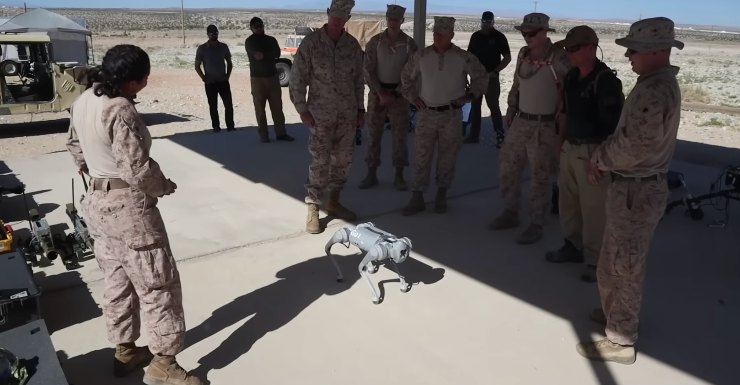 il cane robot può essere utilizzato per lanciare missili da remoto