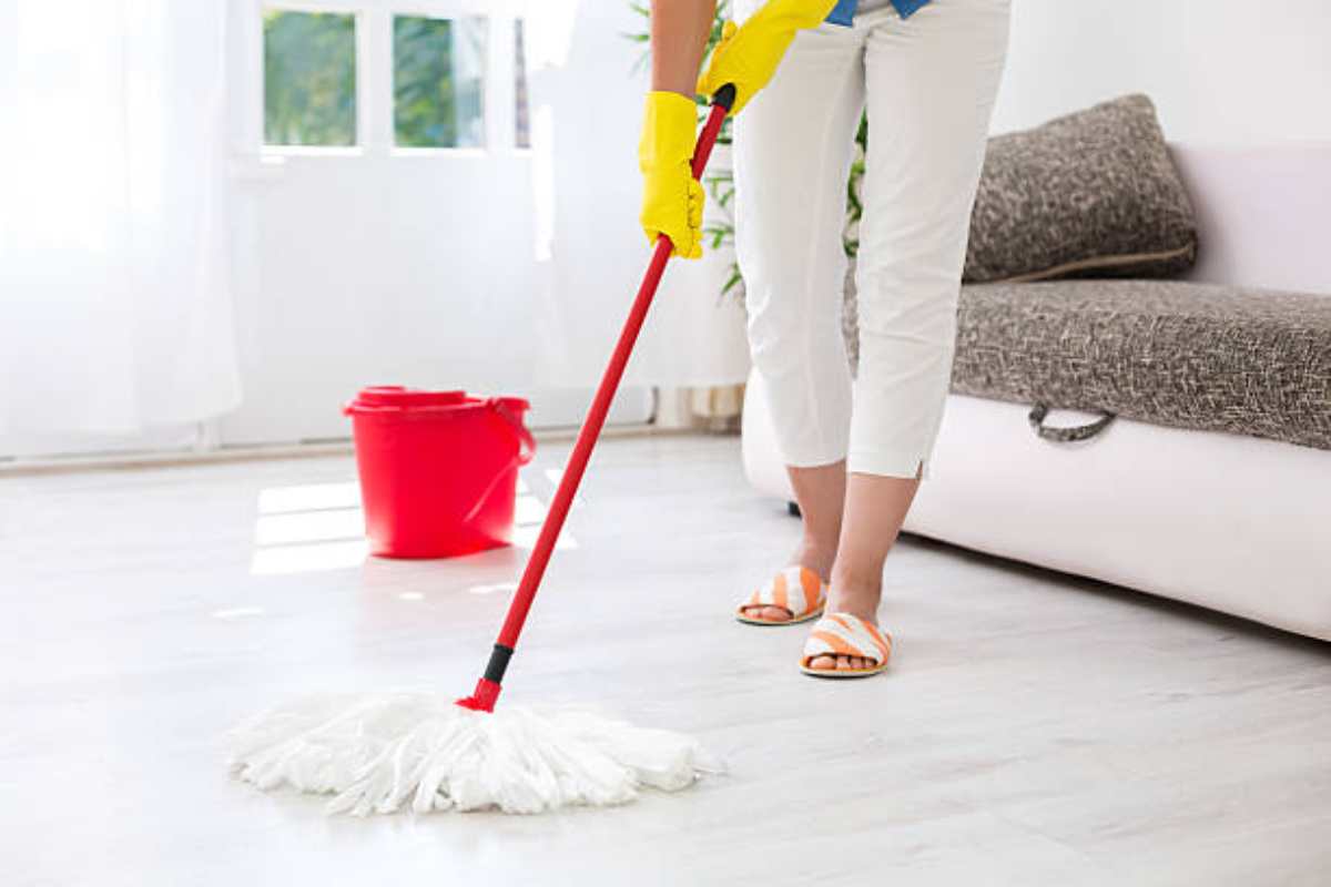 Come lavare correttamente i pavimenti